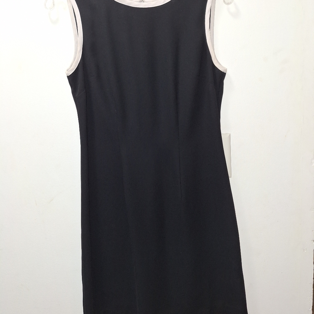 CDC Size 4 Elegant Black Sleeveless Dress